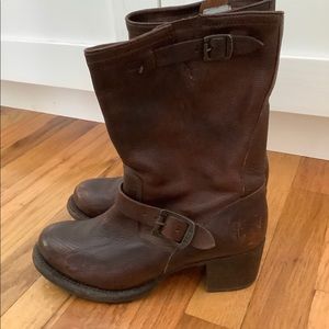 Frye Vera Short Boots Brown, size 7.5